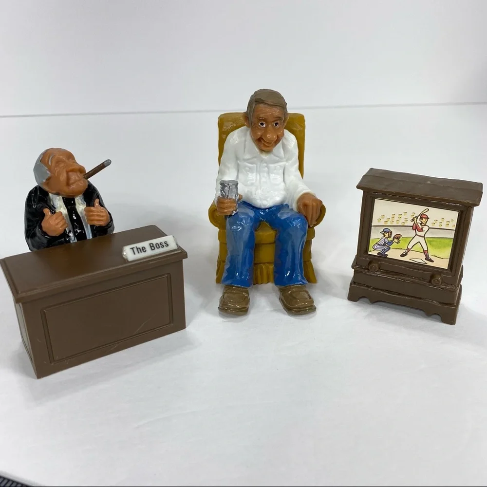 Vintage Wilton Cake Toppers Armchair Quarterback Old Man In Chair TV The Boss